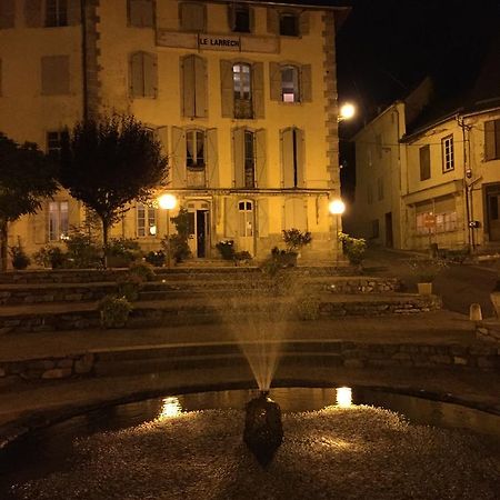 Au Detour Du Larrech Bed & Breakfast Castillon-en-Couserans Bagian luar foto