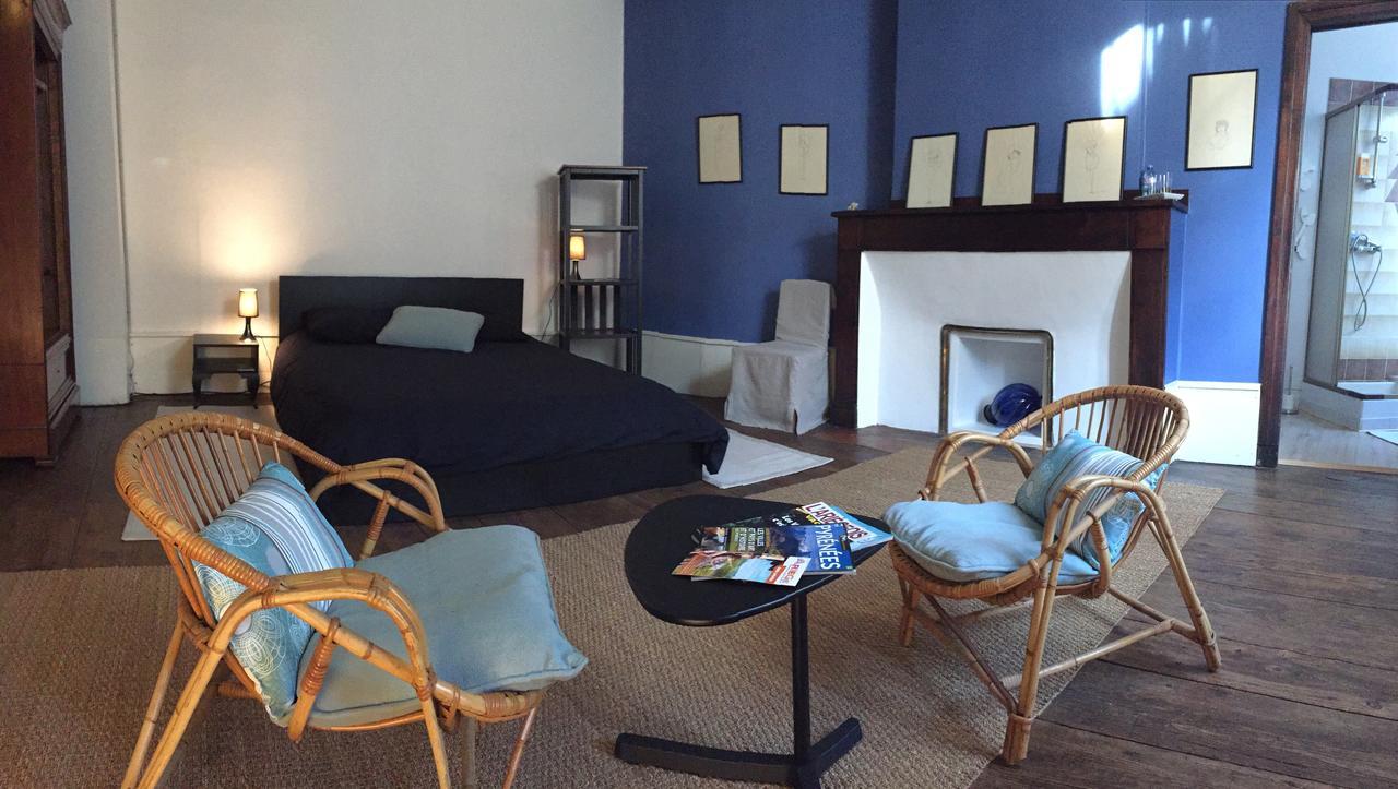 Au Detour Du Larrech Bed & Breakfast Castillon-en-Couserans Bagian luar foto